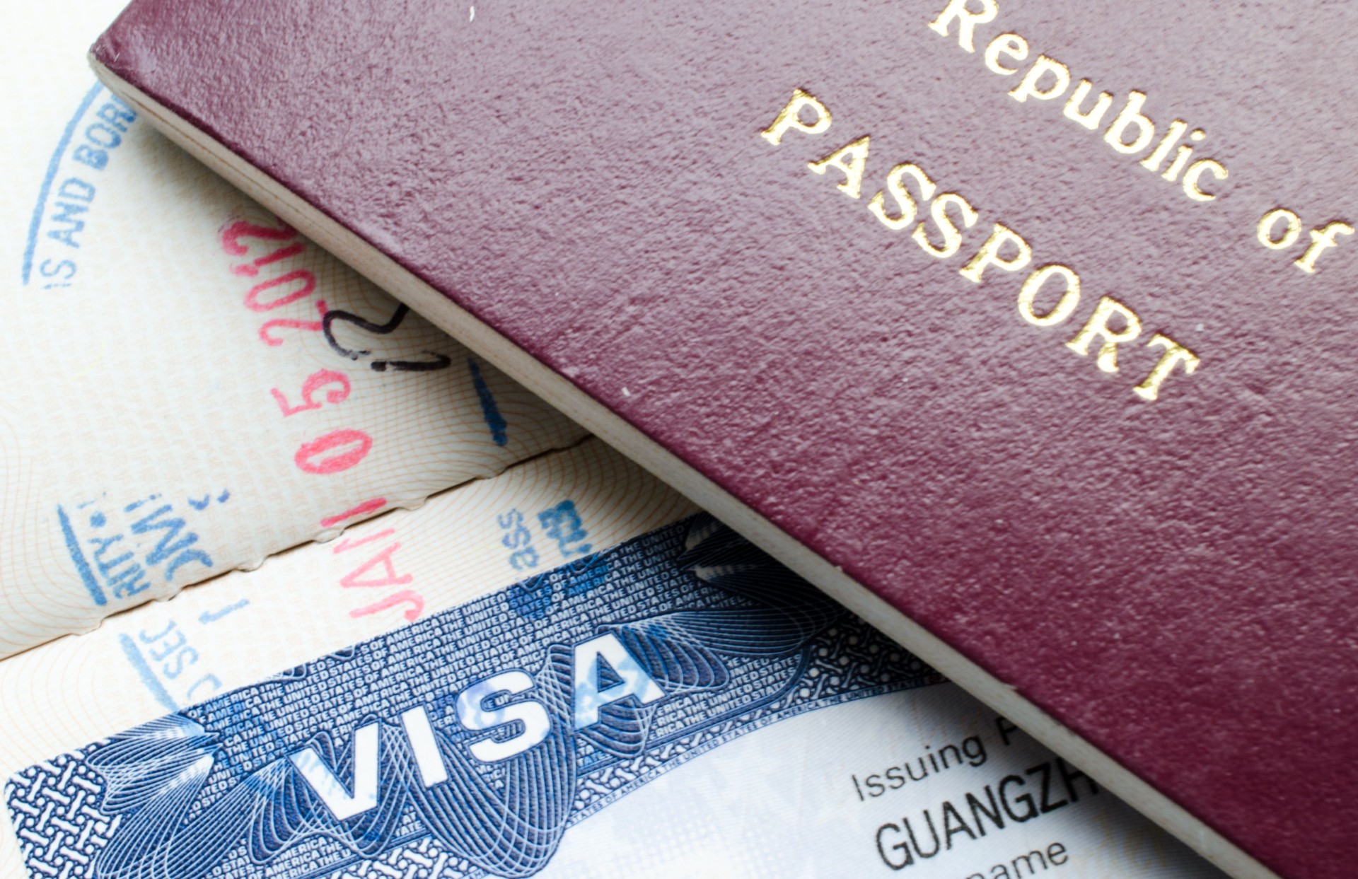 USA visa and Chinese passport